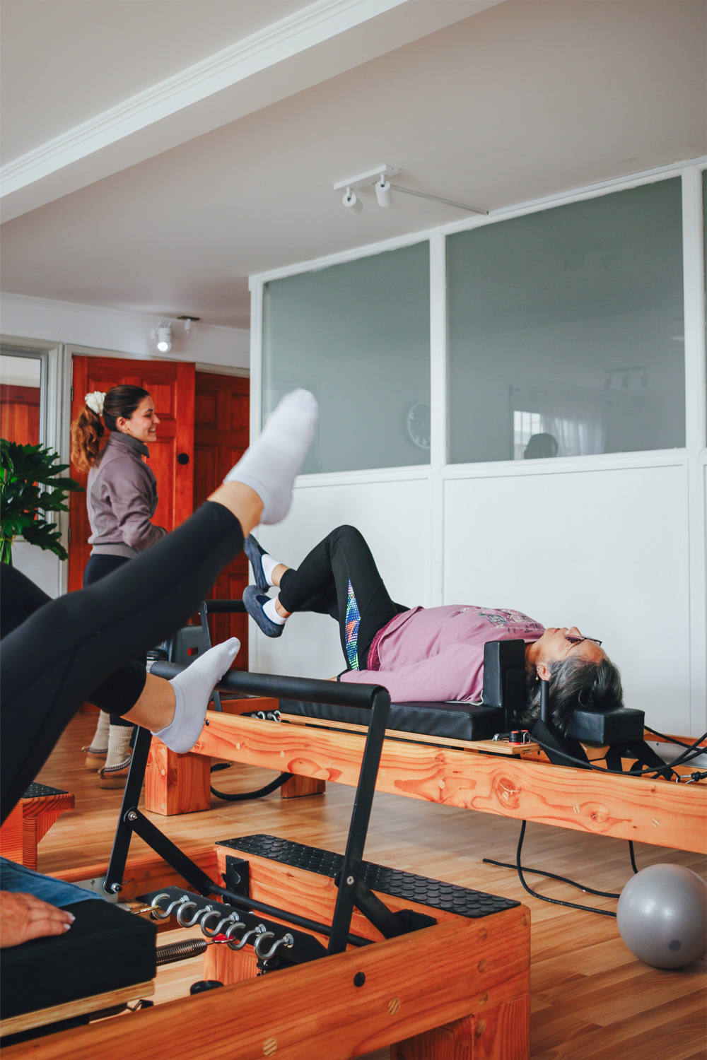 pilates-reformer-para-adultos-mayores-en-shalom-pilates-con-con